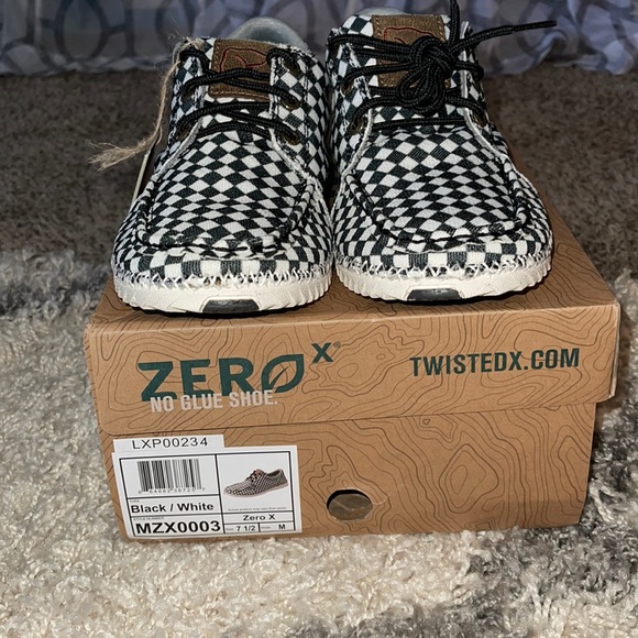 NWOB. Zero X, mens shoe size 7.5 - Picture 2 of 11